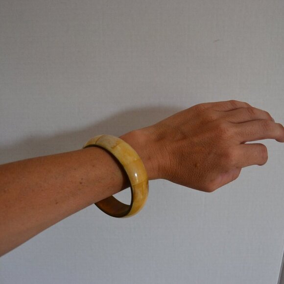 Vtg Thick Bone and Brass Bangle - Picture 2 of 7
